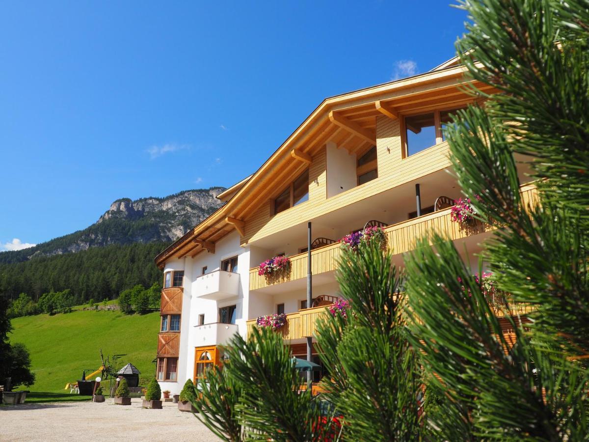 Guesthouse Rungg Badia (South Tyrol) Exterior foto